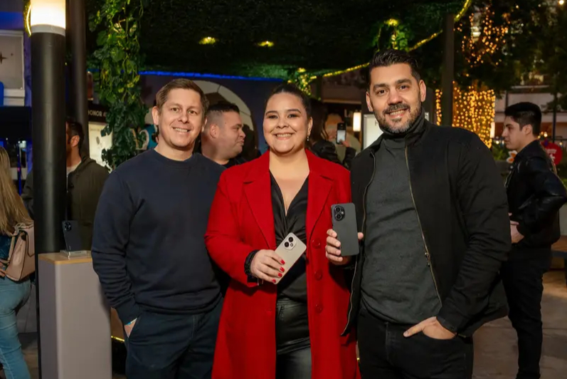 Starcenter acompañó el lanzamiento de la nueva serie HONOR 400: innovación y potencia de la mano de su distribuidor oficial